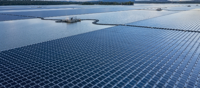 相较于传统 PERC 电池的性能跨越