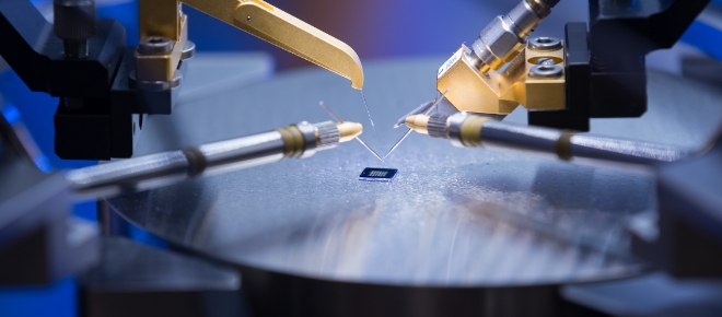 相较于传统 Al₂O₃衬底的性能跃进